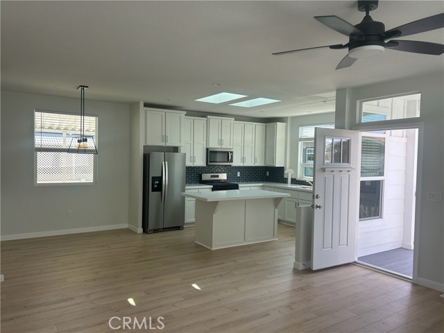 Detail Gallery Image 3 of 5 For 1750 Whittier #83,  Costa Mesa,  CA 92627 - 2 Beds | 2 Baths