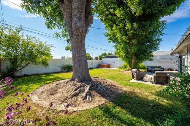 11243 Gaviota Avenue, Granada Hills CA: https://media.crmls.org/medias/9f1caa13-46d1-47d2-b0e1-35a7210a0827.jpg
