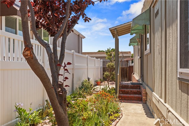 5200 Irvine Blvd Spc 218, Irvine CA: https://media.crmls.org/medias/9f1d70dc-94bc-44ea-80f1-d61d6867ac86.jpg