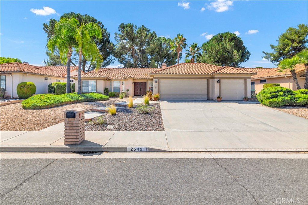 2549 Peach Tree Street