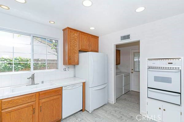 Detail Gallery Image 12 of 24 For 22504 Hartland St, West Hills,  CA 91307 - 3 Beds | 2 Baths