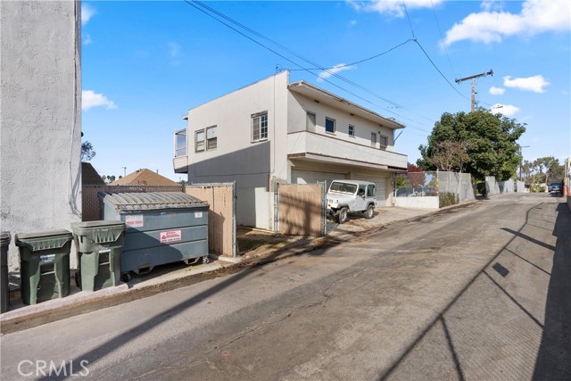 Detail Gallery Image 31 of 35 For 108 N Pacific Coast Hwy, Redondo Beach,  CA 90277 - 2 Beds | 1 Baths