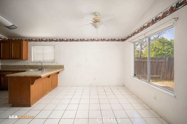 Detail Gallery Image 9 of 18 For 5313 Ilene Ct, Bakersfield,  CA 93307 - 3 Beds | 2 Baths