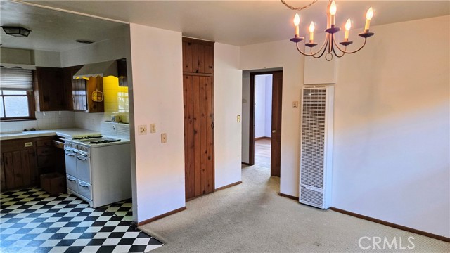 519 Poppy Avenue, Corona del Mar CA: https://media.crmls.org/medias/9f2003c9-6493-4b2c-98cb-f03518b4b52a.jpg