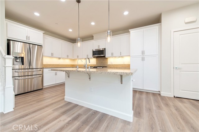 Detail Gallery Image 9 of 41 For 906 El Paseo, Lake Forest,  CA 92610 - 3 Beds | 2/1 Baths