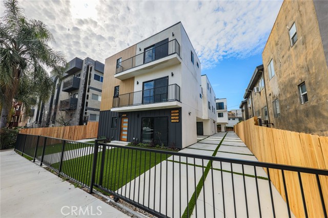 Front Image Thumbnail for CRBB26055248