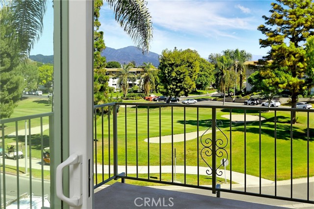 Detail Gallery Image 4 of 19 For 2386 via Mariposa 2b,  Laguna Woods,  CA 92637 - 2 Beds | 2 Baths