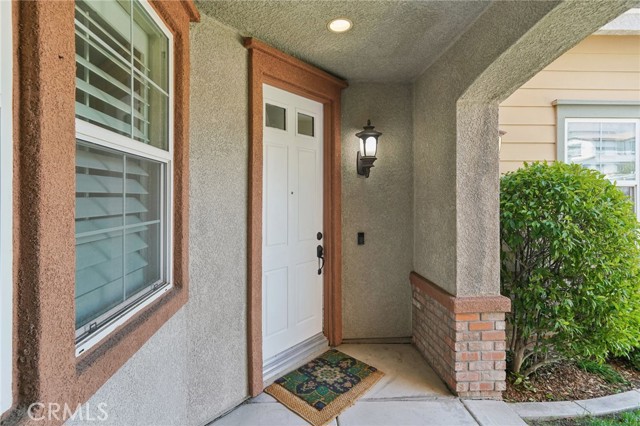 Detail Gallery Image 4 of 75 For 4805 Dovehurst Way, Fontana,  CA 92336 - 4 Beds | 4 Baths