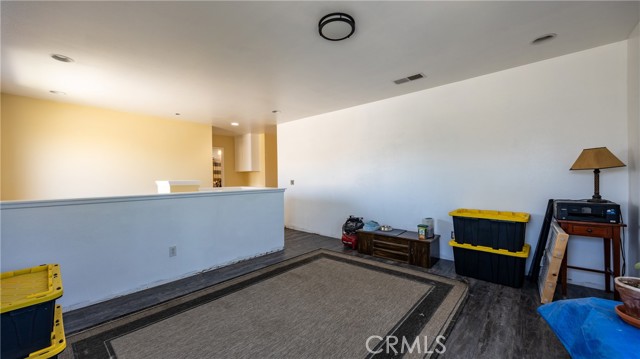 Image 12 of 39 For 341 Camden Court