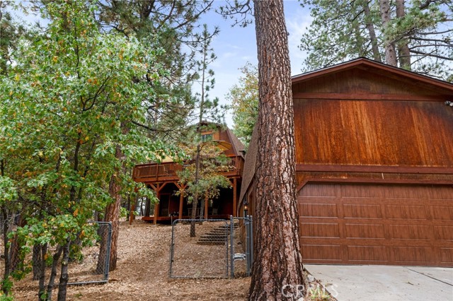 Detail Gallery Image 1 of 33 For 1700 Columbine Dr, Big Bear City,  CA 92314 - 3 Beds | 2/1 Baths