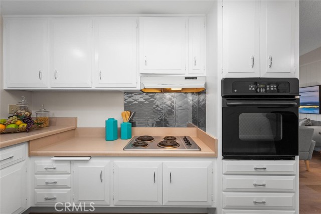1930 St John Road, Seal Beach CA: https://media.crmls.org/medias/9f22dcc2-ad2a-41f3-821a-df261fb6663f.jpg