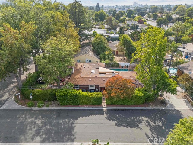 13405 Tiara Street, Valley Glen CA: https://media.crmls.org/medias/9f23cfa3-f45f-46f6-81c9-2c34648685bf.jpg