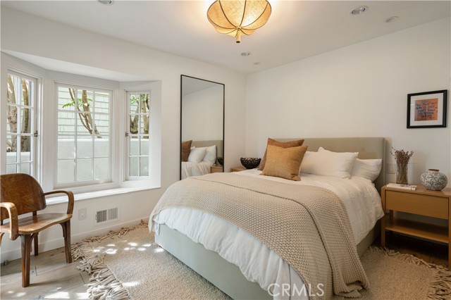 Detail Gallery Image 20 of 22 For 998 Emerald Bay, Laguna Beach,  CA 92651 - 4 Beds | 4/1 Baths