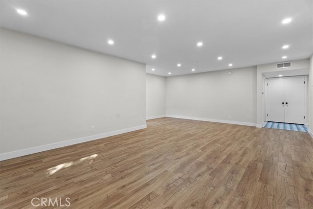 Detail Gallery Image 11 of 25 For 6752 Hillpark #303,  Los Angeles,  CA 90068 - 2 Beds | 2 Baths