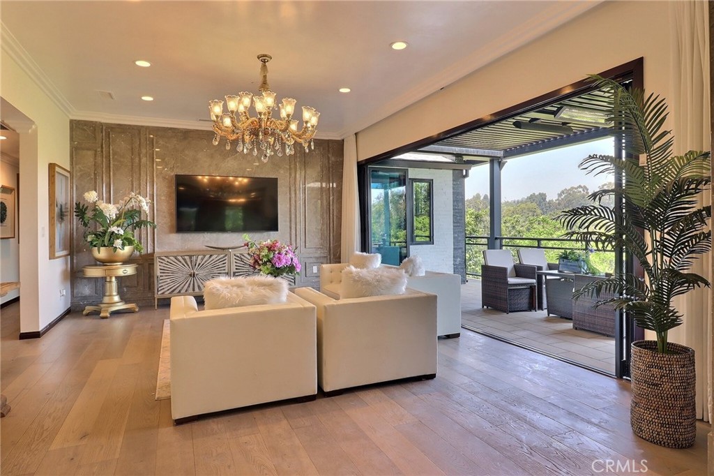 MLS #WS25153368 img 12