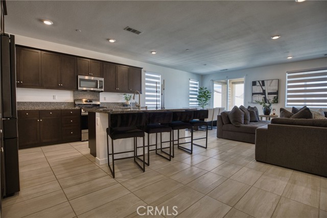 Detail Gallery Image 6 of 22 For 11612 S Crescent St, Desert Hot Springs,  CA 92240 - 4 Beds | 2 Baths