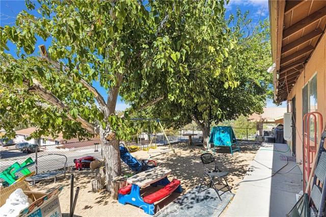 Detail Gallery Image 27 of 28 For 15521 4th, Victorville,  CA 92395 - – Beds | – Baths