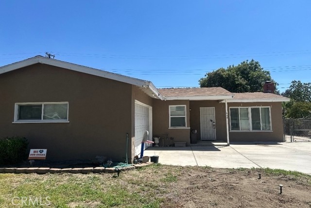 638 E Pioneer Avenue, Redlands CA: https://media.crmls.org/medias/9f25e620-6b32-40c3-8ac5-ddaf8f8debd4.jpg