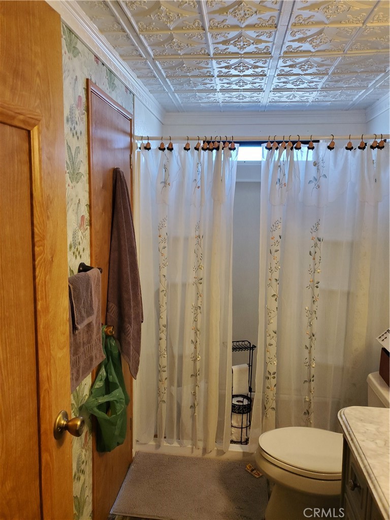 https://media.crmls.org/medias/9f262858-3e9e-4440-83d1-a9b53371553a.jpg?preset=X-Large