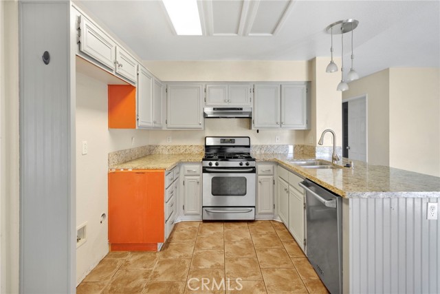 Detail Gallery Image 10 of 38 For 15192 Amber Way, Adelanto,  CA 92301 - 5 Beds | 3 Baths