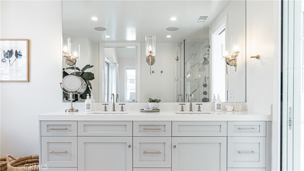 9f27c9f7 840a 4f20 A344 602fb4d85741