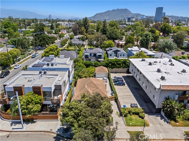 4180 Tujunga Avenue, Studio City CA: https://media.crmls.org/medias/9f28603e-94d7-4fe8-952c-5dcfcbe9c9d4.jpg