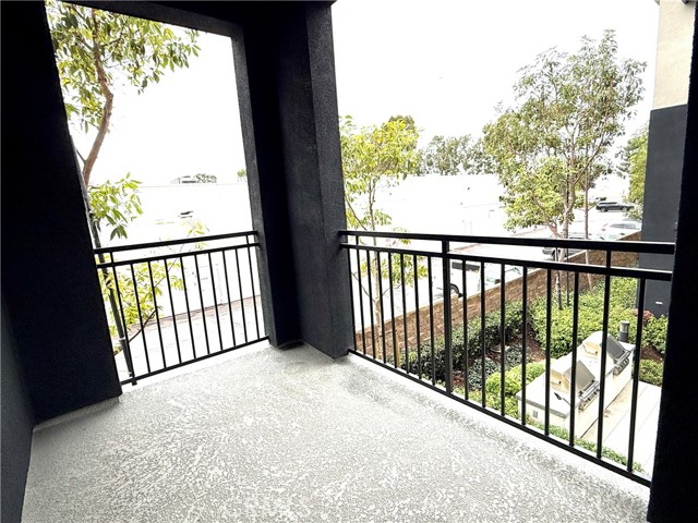 Detail Gallery Image 7 of 19 For 2236 Synergy, Irvine,  CA 92614 - 4 Beds | 3/1 Baths