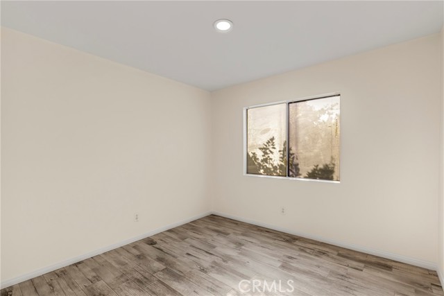 7955 White Oak photo 11
