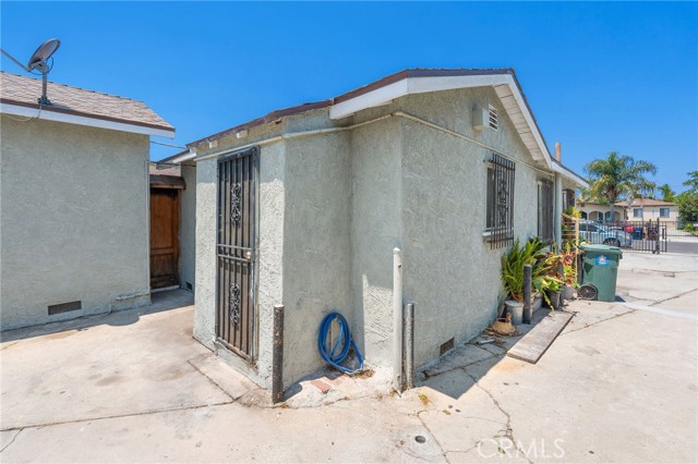 1220 91st Street, Los Angeles CA: https://media.crmls.org/medias/9f2a7a07-012f-480b-8cd0-54bbb5a7764b.jpg