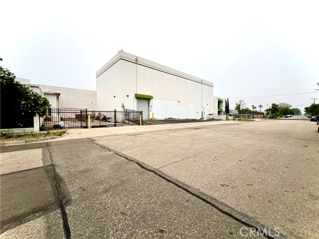 223 W B Street, Colton, California 92324, ,Commercial Lease,For Rent,223 W B Street,CRTR25088032