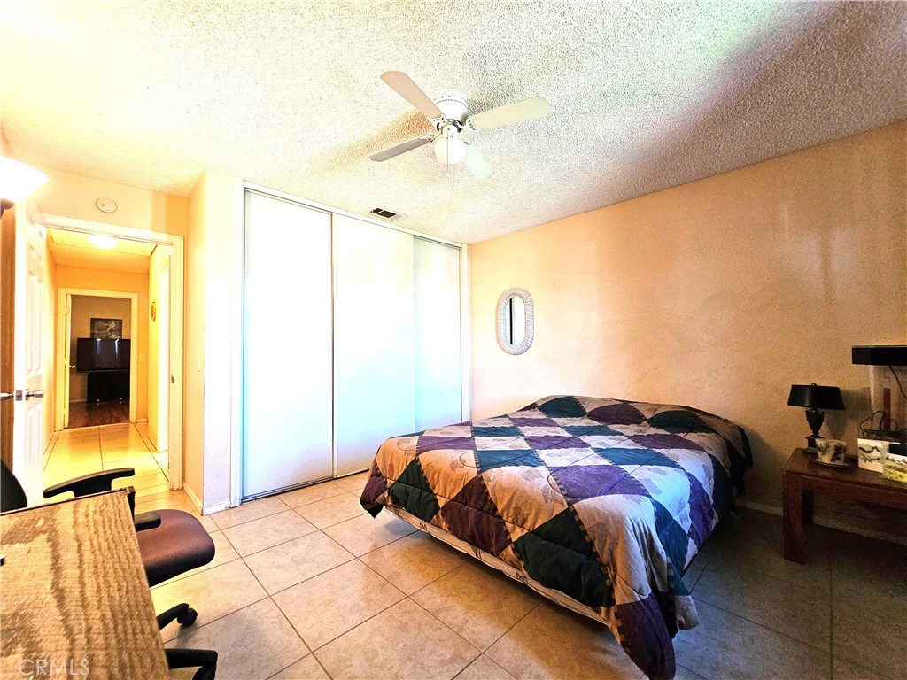 https://media.crmls.org/medias/9f2ab5f9-bc2c-4d58-814a-42c7be053246.jpg?preset=X-Large