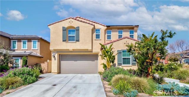9795 Ardisia Street, Riverside CA: https://media.crmls.org/medias/9f2c22aa-2339-4faf-9955-e9c5abbbbcc6.jpg