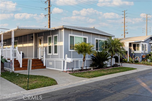 Detail Gallery Image 2 of 14 For 149 Granada #149,  Tustin,  CA 92780 - 2 Beds | 2 Baths