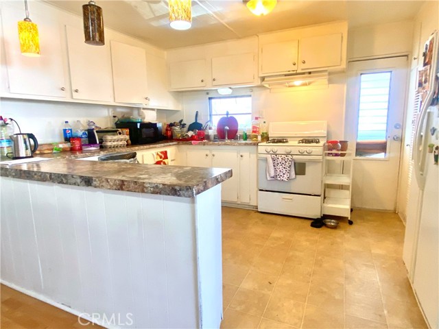 21500 Lassen Street, 45 photo 6