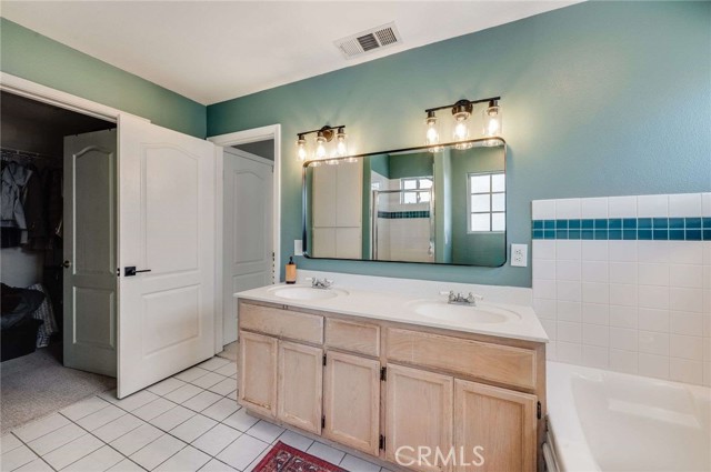 Detail Gallery Image 14 of 24 For 2461 Oneida St #B,  Pasadena,  CA 91107 - 4 Beds | 2/1 Baths