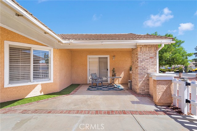 13950 High Falls Trail, Apple Valley CA: https://media.crmls.org/medias/9f2fa2cf-cd25-4787-a37f-42f1d6e2100c.jpg