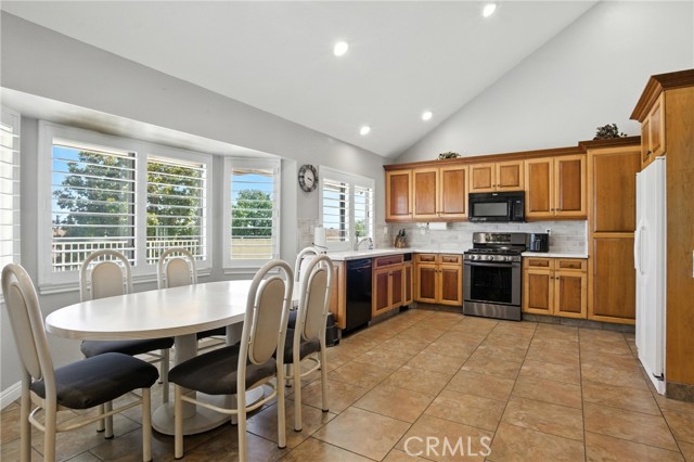 Detail Gallery Image 11 of 50 For 11021 Cedar Creek Dr, Rancho Cucamonga,  CA 91737 - 4 Beds | 2 Baths