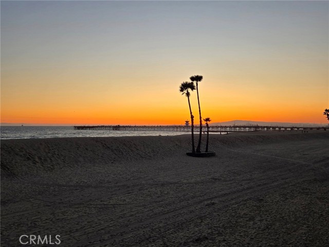 1207 Seal Way, Seal Beach CA: https://media.crmls.org/medias/9f304b67-519a-4a3c-b6b8-c5ec116393ed.jpg