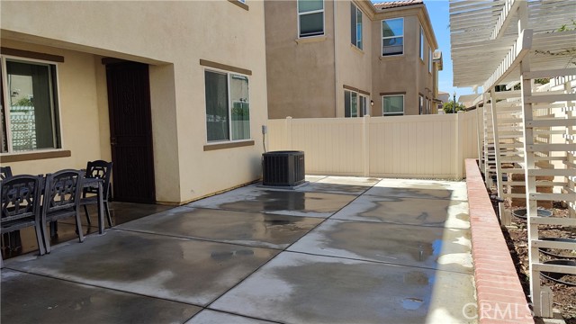 6956 Dublin Drive, Chino CA: https://media.crmls.org/medias/9f3061d3-b1ce-4558-944b-488515c02fa0.jpg