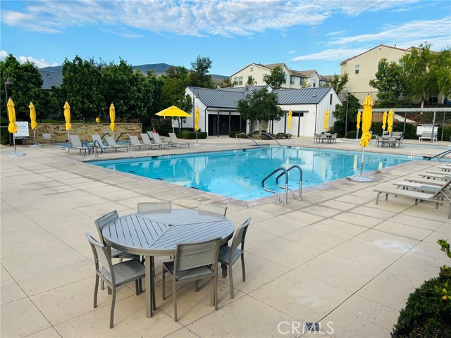 Detail Gallery Image 3 of 8 For 4167 4167 Horvath, Corona,  CA 92883 - 3 Beds | 2/1 Baths