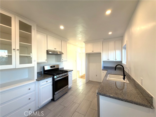 Detail Gallery Image 7 of 10 For 1946 S Bronson, Los Angeles,  CA 90018 - 2 Beds | 1 Baths