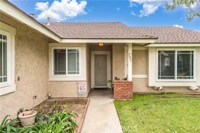 757 Yuma Court, San Dimas CA: https://media.crmls.org/medias/9f315f07-8e55-4405-9af4-1e53c82fa166.jpg
