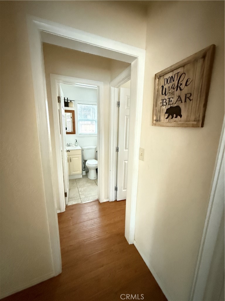 https://media.crmls.org/medias/9f31b447-b3d0-49f9-b5a6-d882578f5bf9.jpg?preset=X-Large