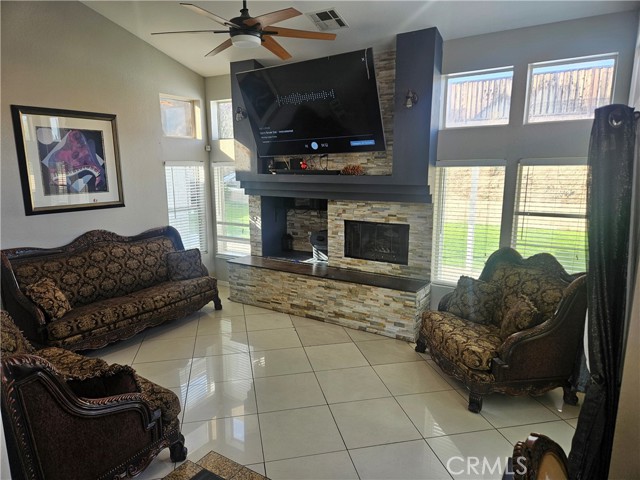 Detail Gallery Image 15 of 54 For 2617 Redington Street, Palmdale,  CA 93551 - 4 Beds | 3 Baths