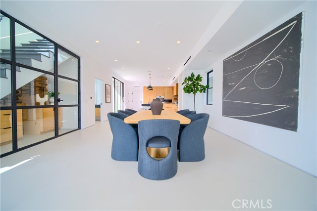 203 indianapolis Avenue, Huntington Beach CA: https://media.crmls.org/medias/9f31f87f-4ec7-475e-9c1f-490a6dc376e3.jpg