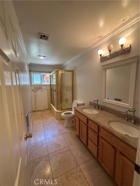 15926 Napa Street, North Hills CA: https://media.crmls.org/medias/9f328564-cf03-44a4-83a3-a9f659fde739.jpg
