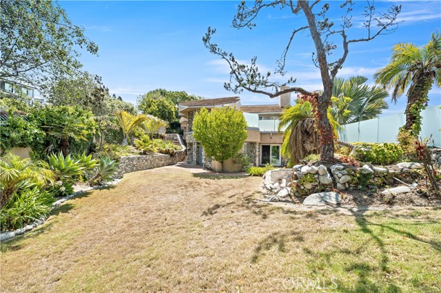 24 Narbonne, Newport Beach CA: https://media.crmls.org/medias/9f330779-24f2-4058-9da7-1a951139d621.jpg