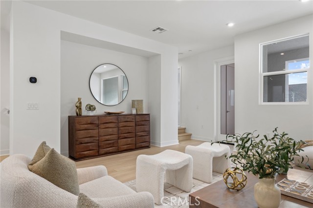 Image 12 of 29 For 585 Lyon Street
