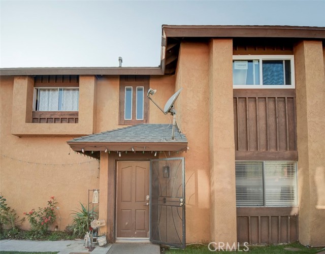 2119 W Edinger UNIT A, Santa Ana CA: https://media.crmls.org/medias/9f33b87c-40db-4535-a446-92ceda1f1d9c.jpg