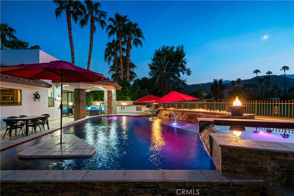 2081 S Bobolink Lane, Palm Springs, CA 92264